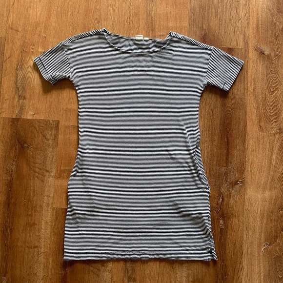 GAP Dresses & Skirts - GAP Striped T-Shirt Dress